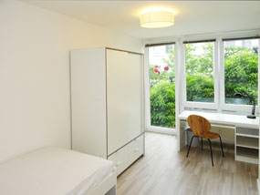 WG Zimmer Berlin Karow Buch